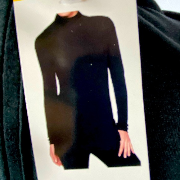 Vina Active 🔵 Life Lightweight Black Stretch Top NWT - Picture 2 of 11